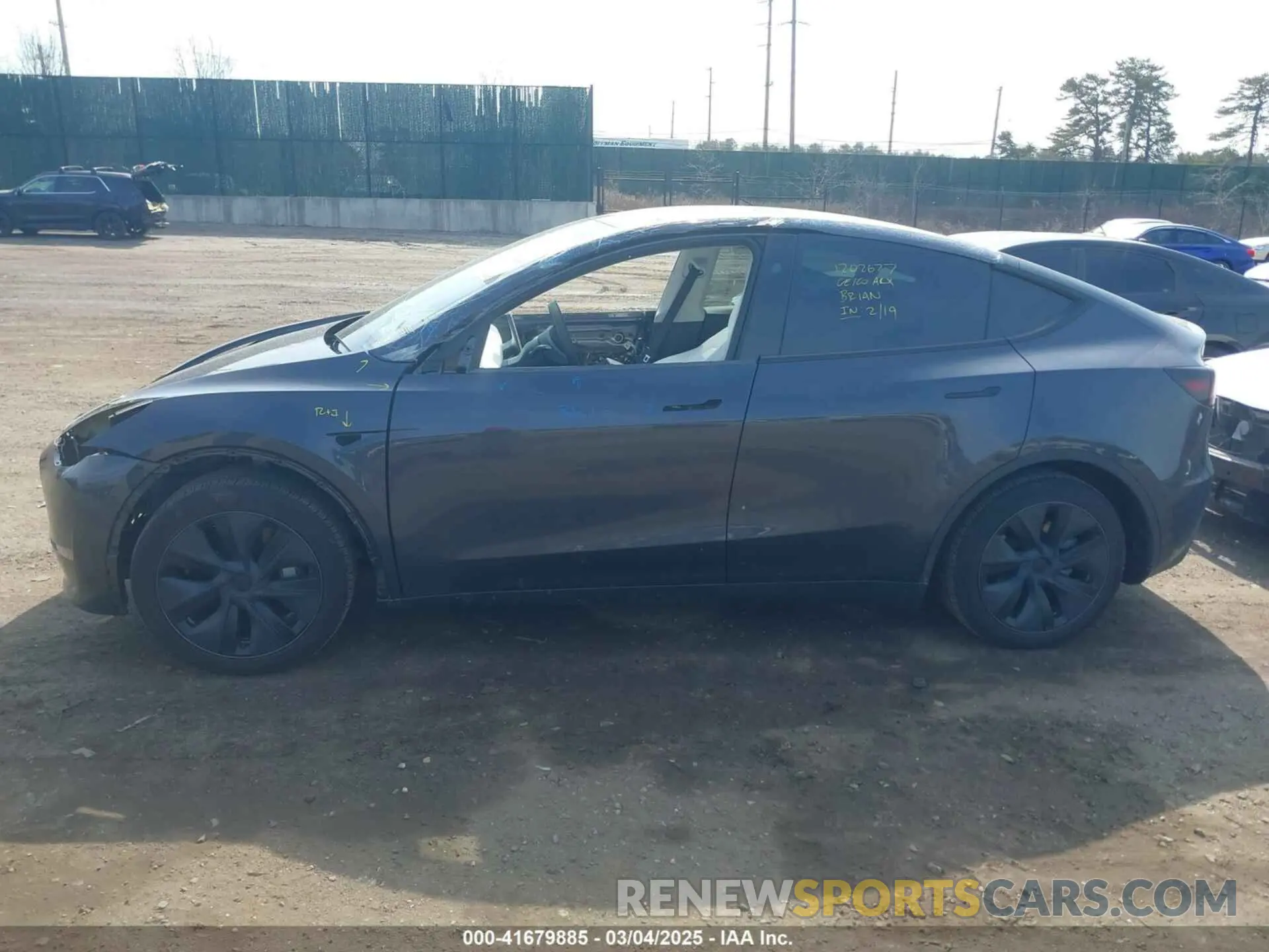 13 fotografías del automóvil dañado 7SAYGAEE2RF178437 TESLA MODEL Y 2024