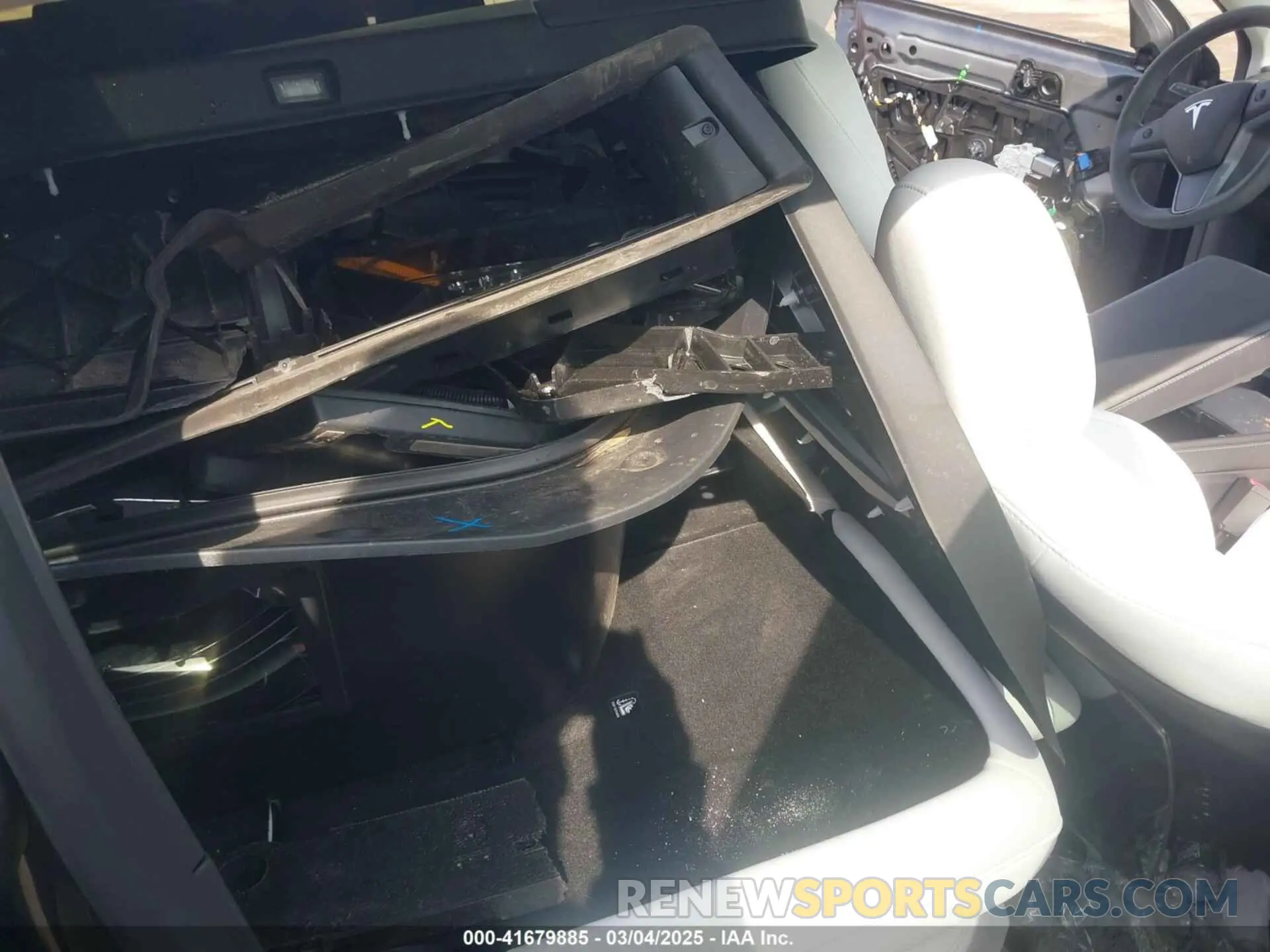 8 fotografías del automóvil dañado 7SAYGAEE2RF178437 TESLA MODEL Y 2024