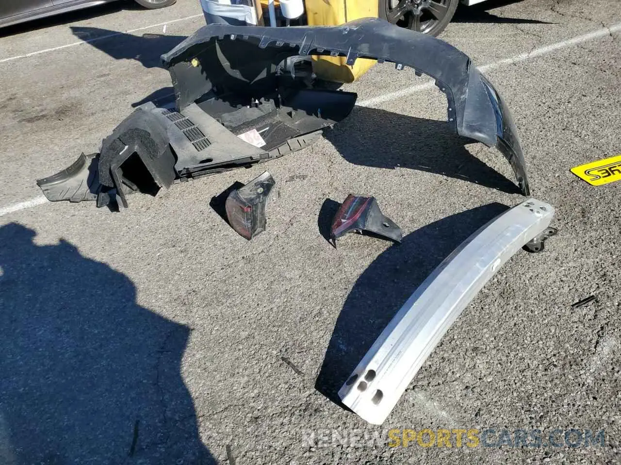 15 fotografías del automóvil dañado 7SAYGAEE2RF984326 TESLA MODEL Y 2024