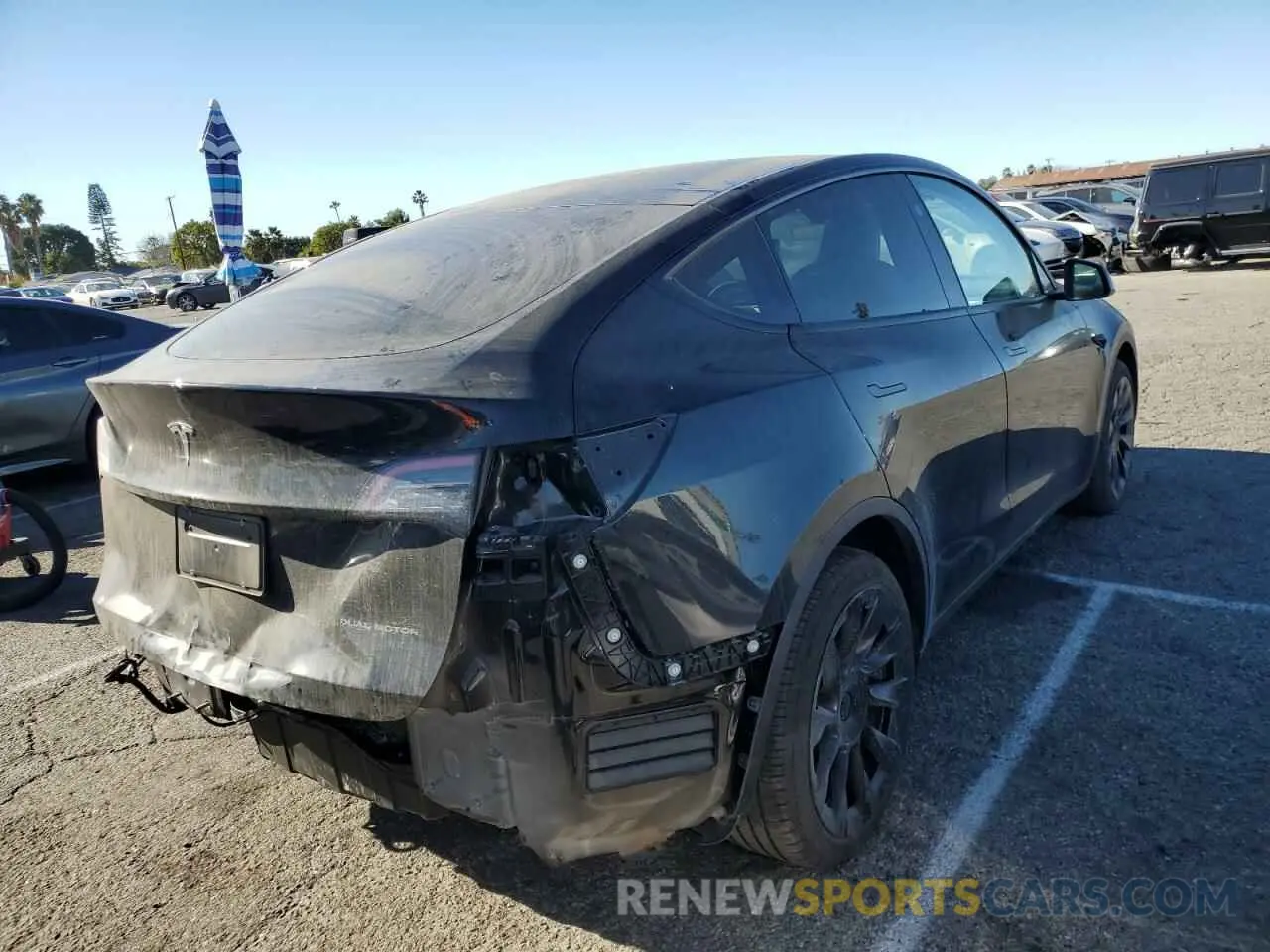3 fotografías del automóvil dañado 7SAYGAEE2RF984326 TESLA MODEL Y 2024