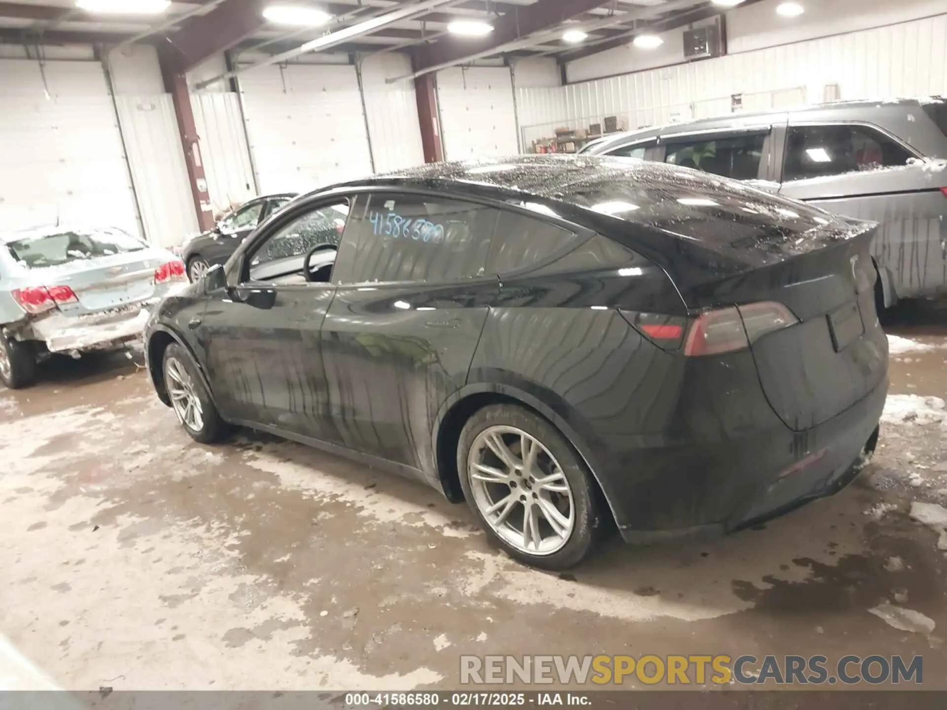 14 fotografías del automóvil dañado 7SAYGAEE3RF023721 TESLA MODEL Y 2024