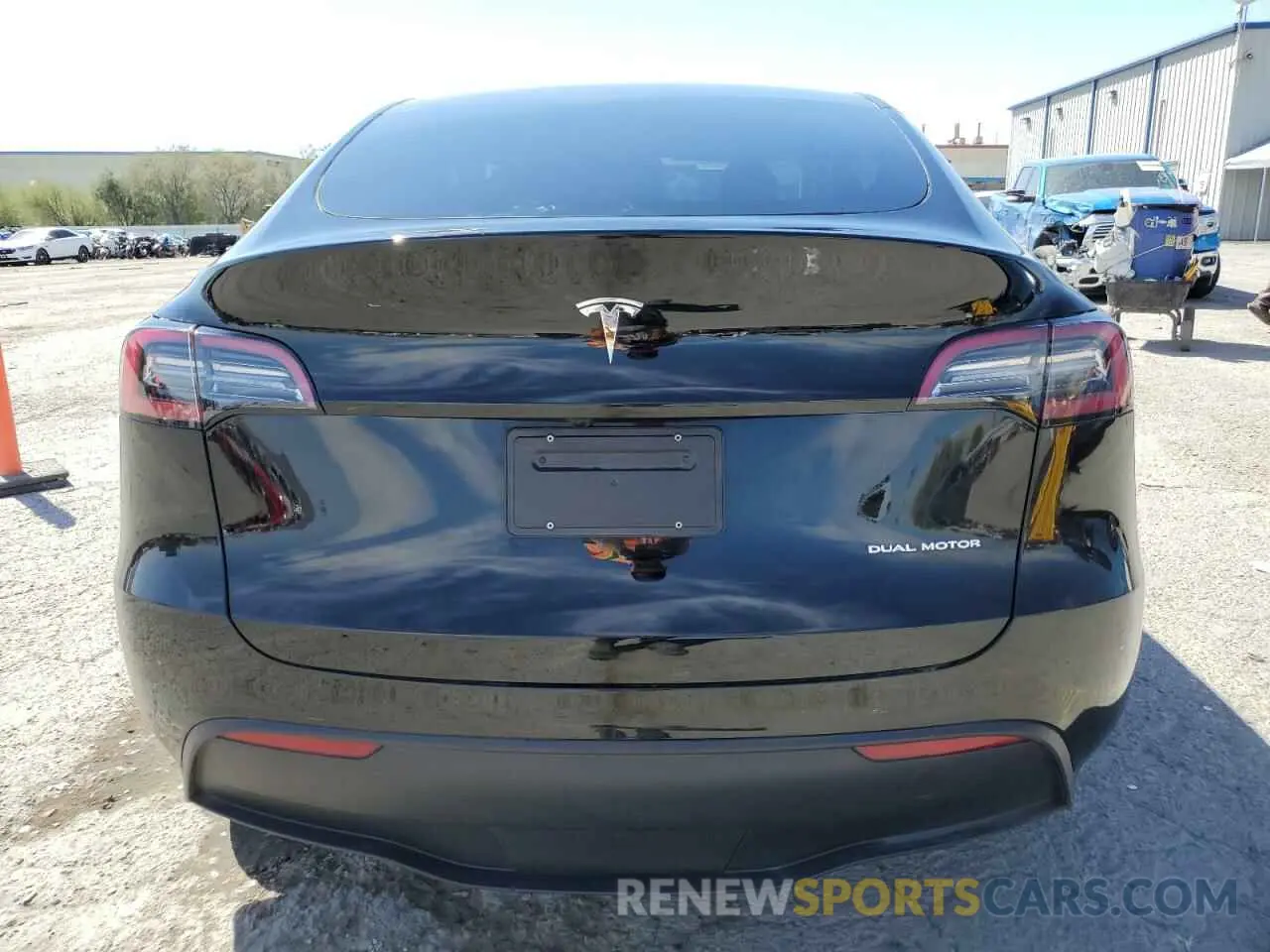 6 fotografías del automóvil dañado 7SAYGAEE3RF089122 TESLA MODEL Y 2024