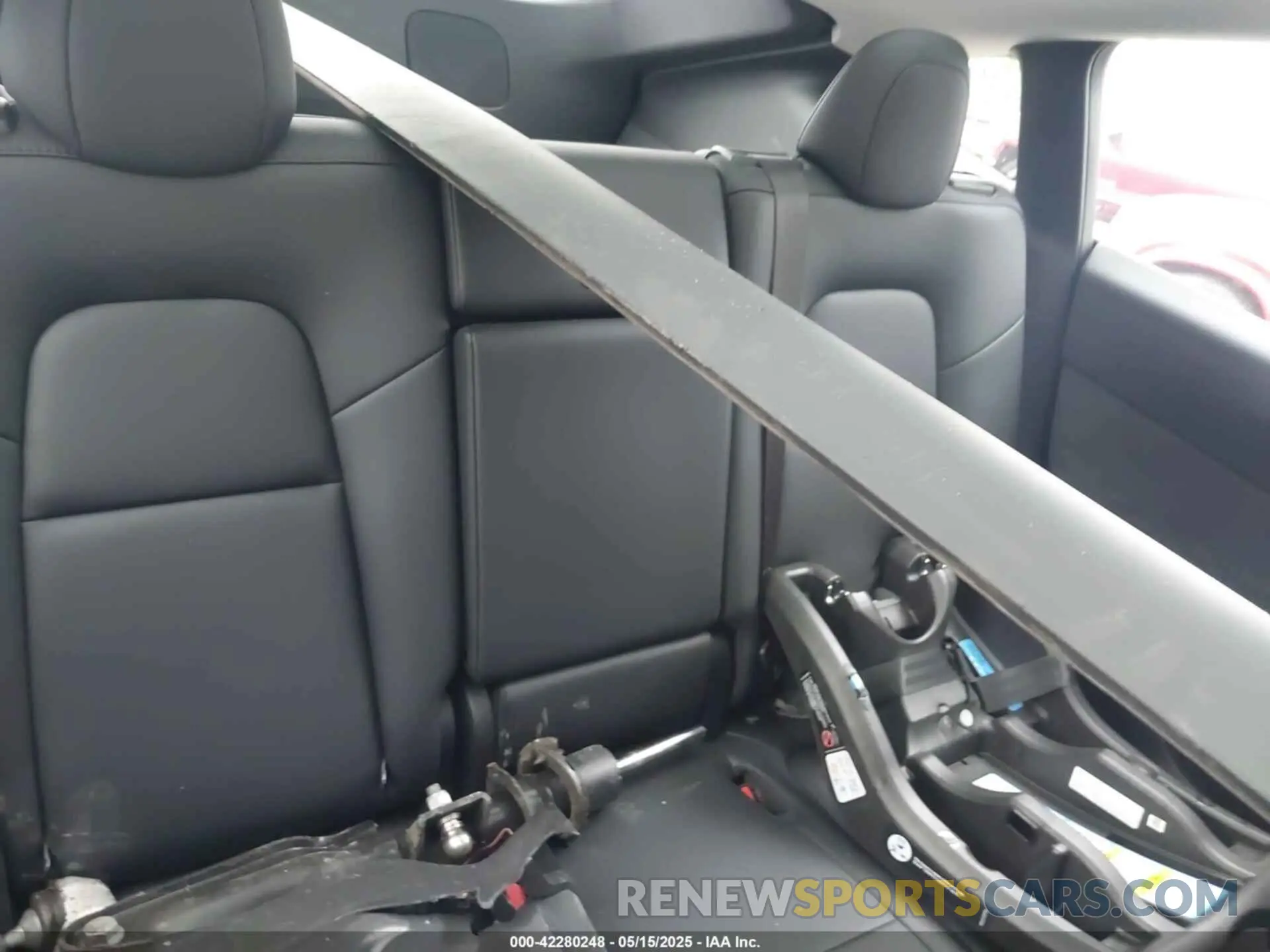8 fotografías del automóvil dañado 7SAYGAEE3RF212921 TESLA MODEL Y 2024