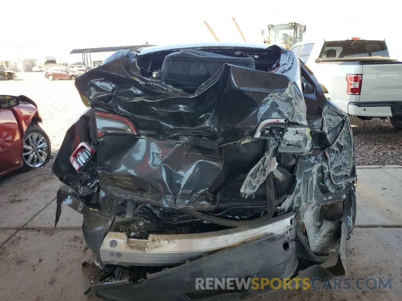 6 fotografías del automóvil dañado 7SAYGAEE4RF077075 TESLA MODEL Y 2024
