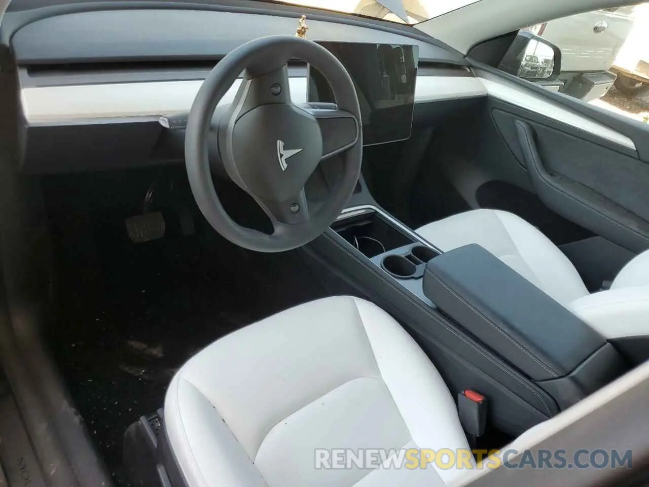 8 fotografías del automóvil dañado 7SAYGAEE4RF077075 TESLA MODEL Y 2024