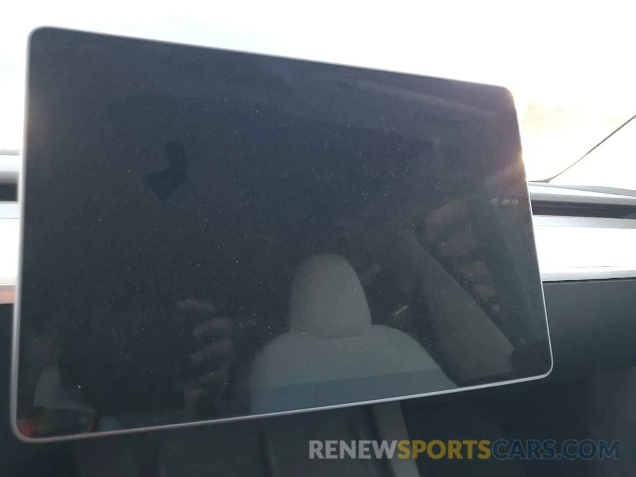 9 fotografías del automóvil dañado 7SAYGAEE4RF077075 TESLA MODEL Y 2024