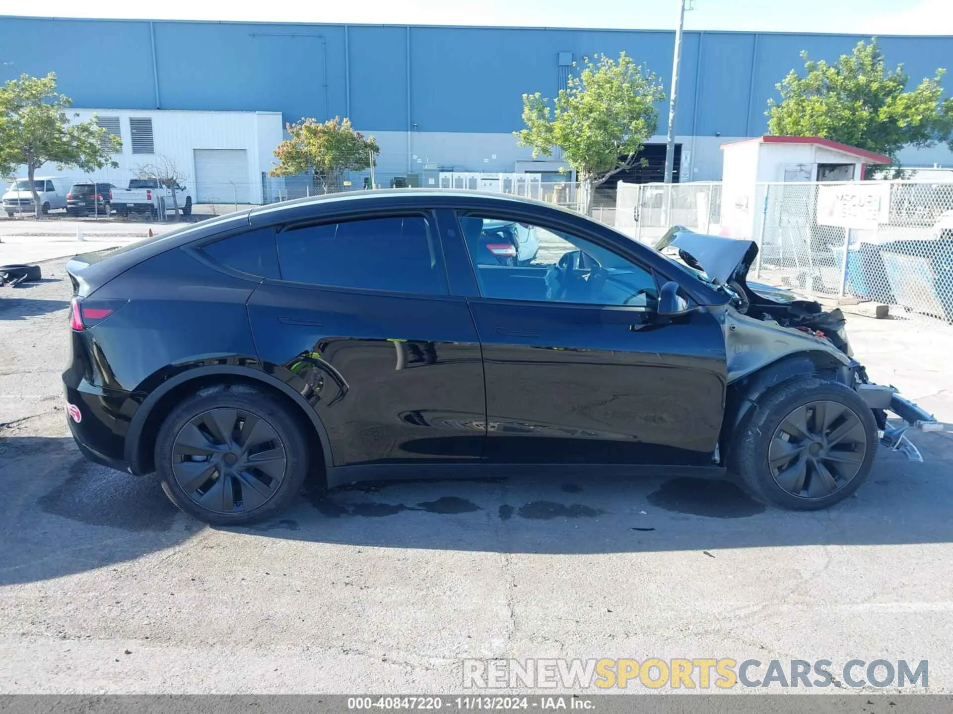 14 fotografías del automóvil dañado 7SAYGAEE4RF126078 TESLA MODEL Y 2024