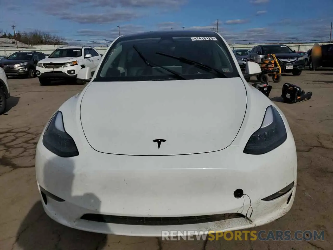 5 fotografías del automóvil dañado 7SAYGAEE4RF149974 TESLA MODEL Y 2024