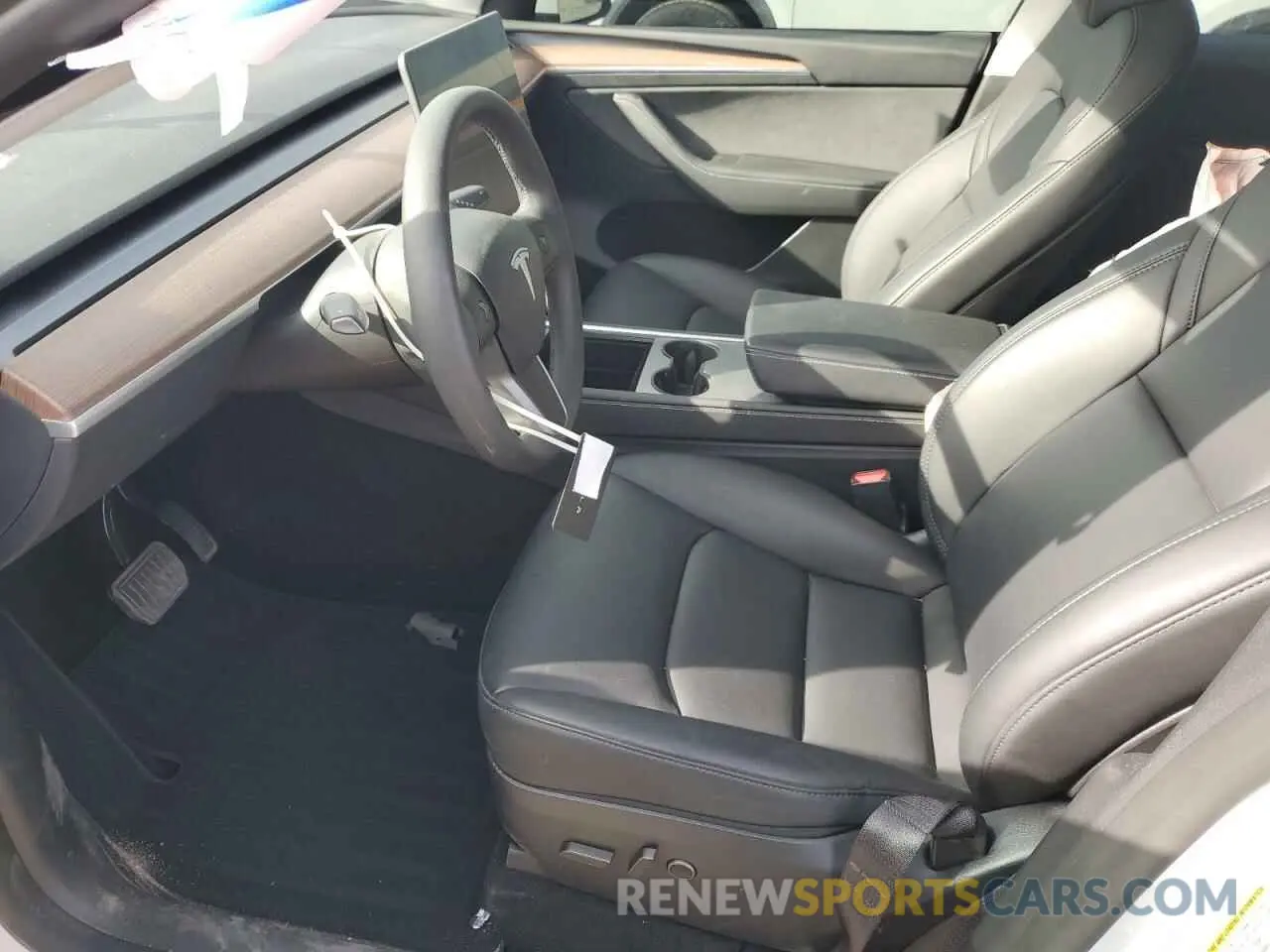 7 fotografías del automóvil dañado 7SAYGAEE4RF149974 TESLA MODEL Y 2024