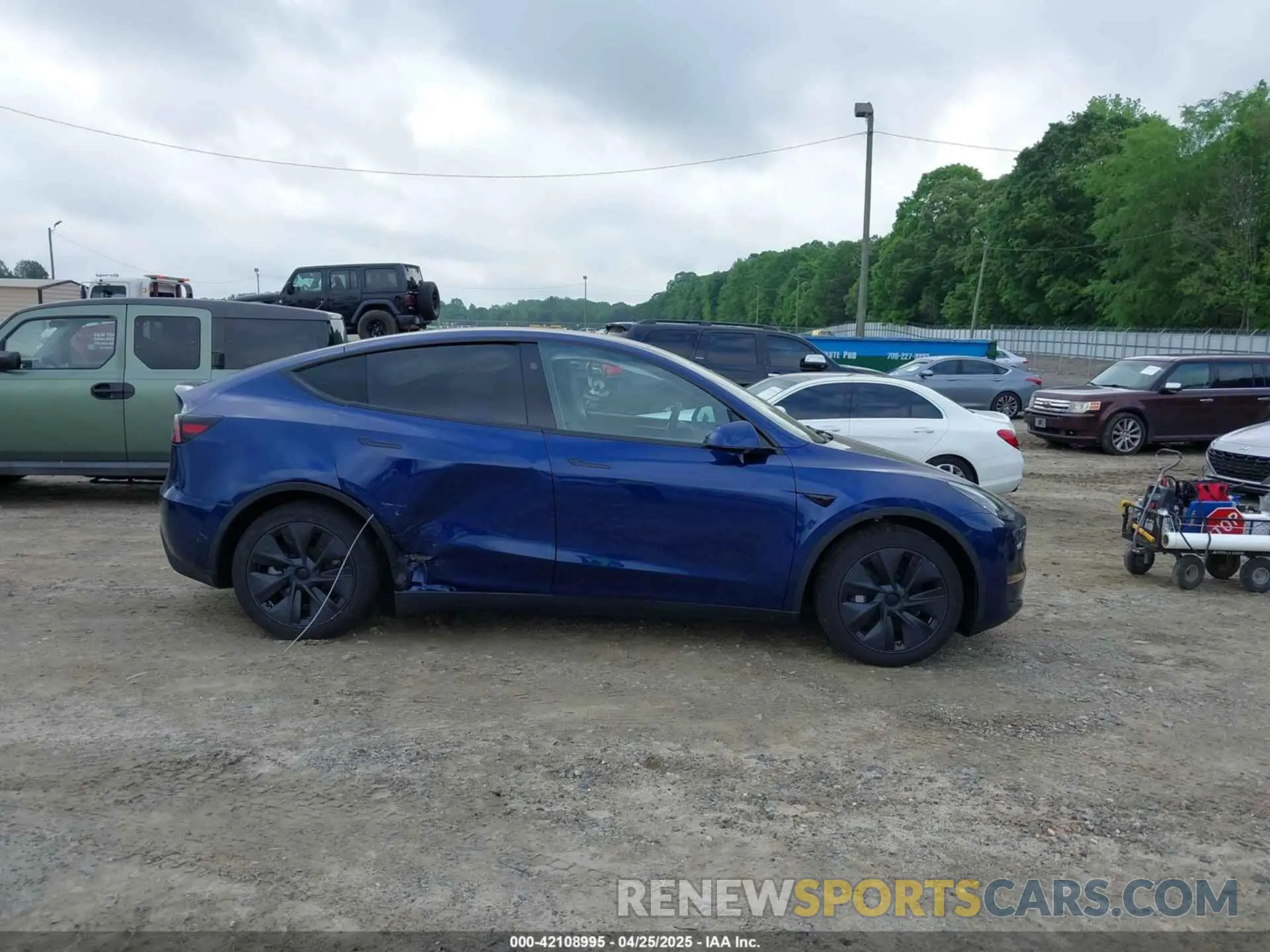 13 fotografías del automóvil dañado 7SAYGAEE4RF161266 TESLA MODEL Y 2024