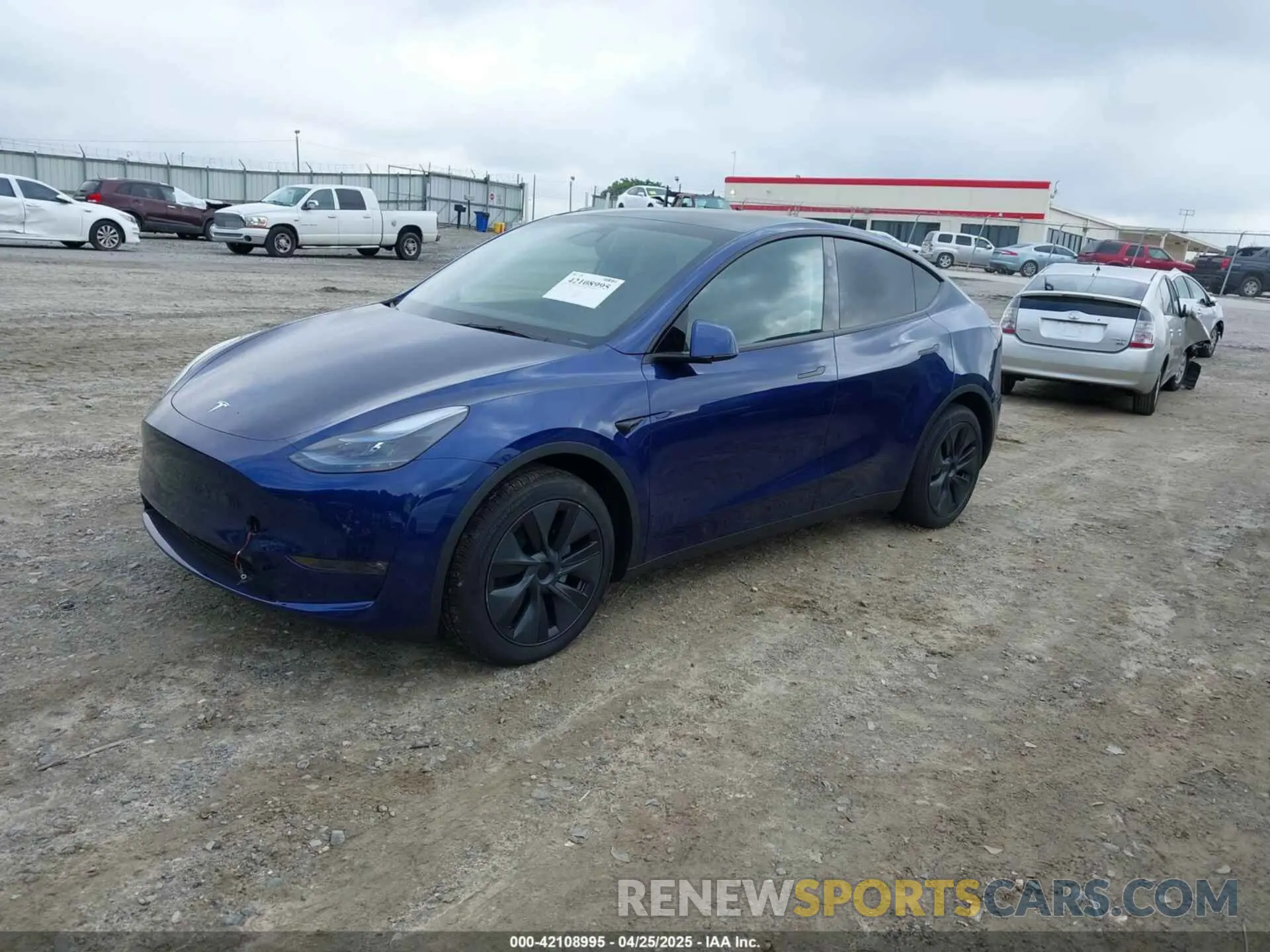 2 fotografías del automóvil dañado 7SAYGAEE4RF161266 TESLA MODEL Y 2024