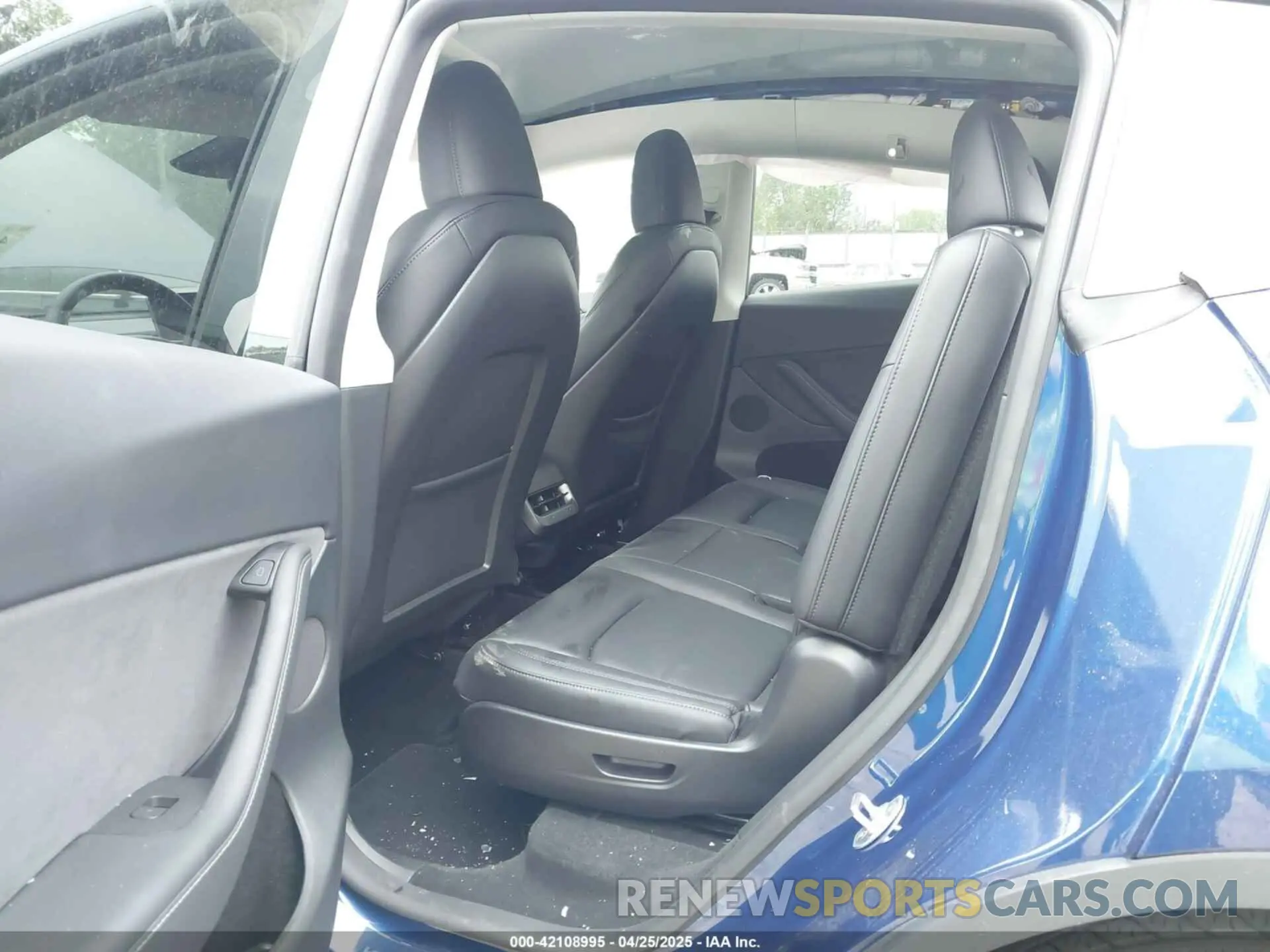 8 fotografías del automóvil dañado 7SAYGAEE4RF161266 TESLA MODEL Y 2024