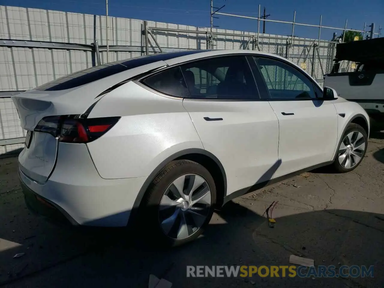 3 fotografías del automóvil dañado 7SAYGAEE5RF010615 TESLA MODEL Y 2024