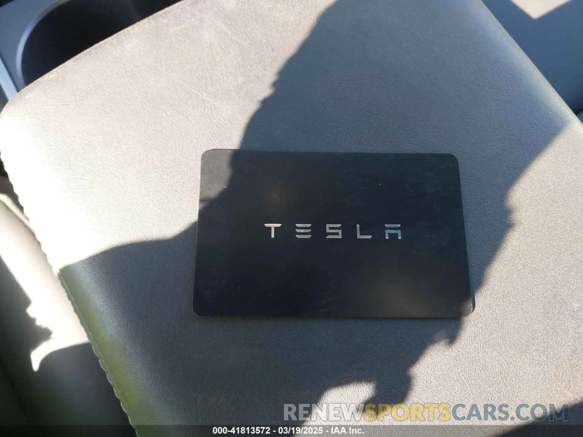 11 fotografías del automóvil dañado 7SAYGAEE5RF127224 TESLA MODEL Y 2024