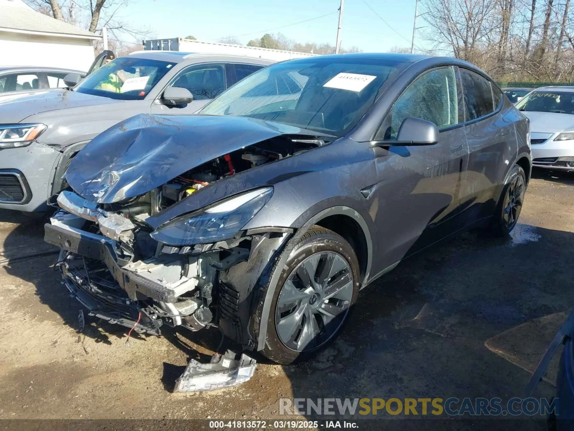 2 fotografías del automóvil dañado 7SAYGAEE5RF127224 TESLA MODEL Y 2024