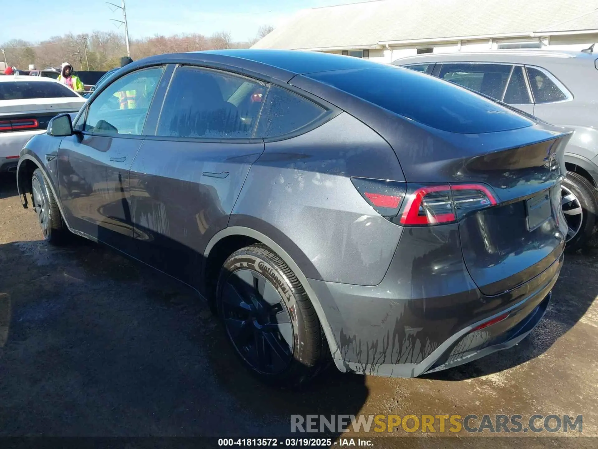 3 fotografías del automóvil dañado 7SAYGAEE5RF127224 TESLA MODEL Y 2024