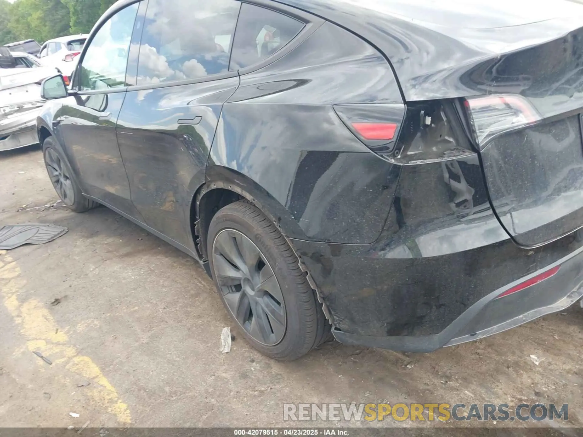 17 fotografías del automóvil dañado 7SAYGAEE5RF186418 TESLA MODEL Y 2024