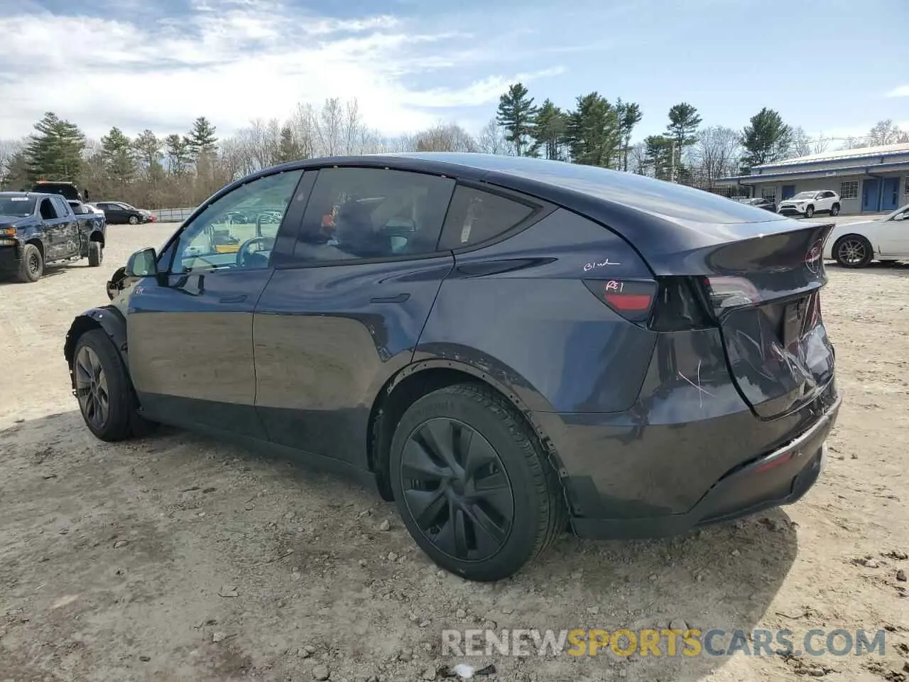 2 fotografías del automóvil dañado 7SAYGAEE5RF214010 TESLA MODEL Y 2024