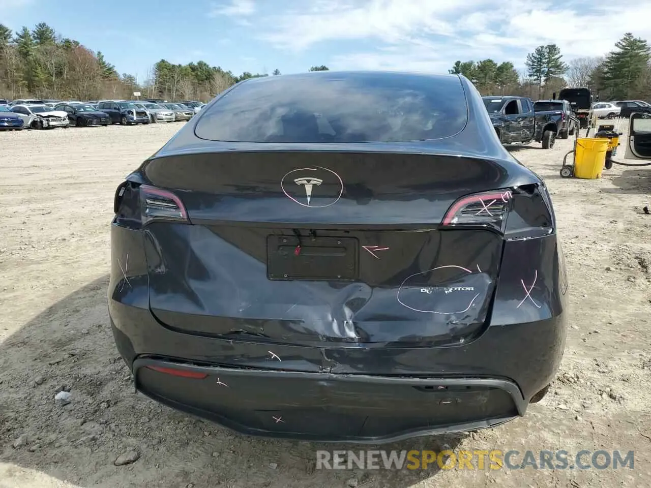 6 fotografías del automóvil dañado 7SAYGAEE5RF214010 TESLA MODEL Y 2024