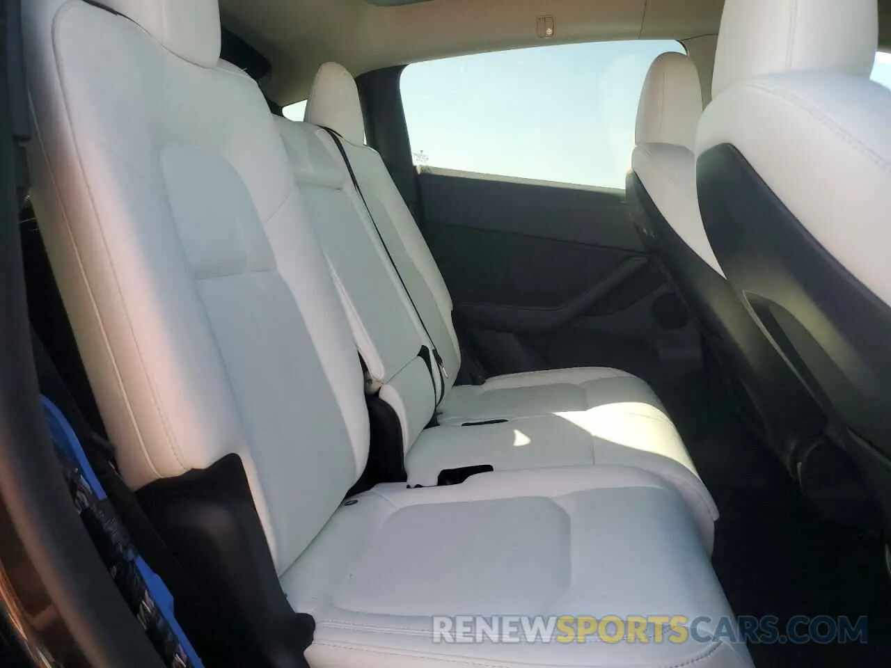 11 fotografías del automóvil dañado 7SAYGAEE5RF990914 TESLA MODEL Y 2024