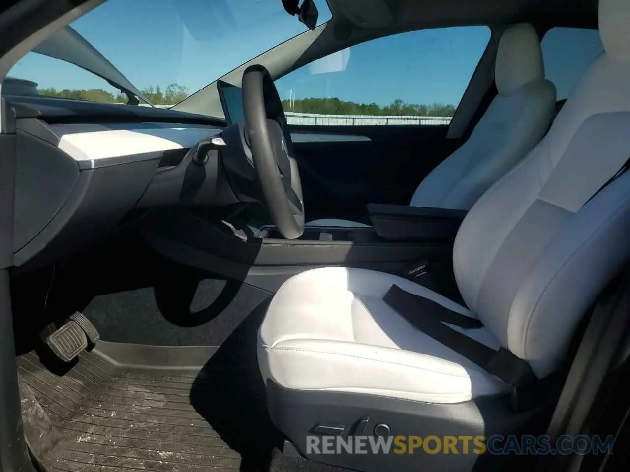 7 fotografías del automóvil dañado 7SAYGAEE5RF990914 TESLA MODEL Y 2024