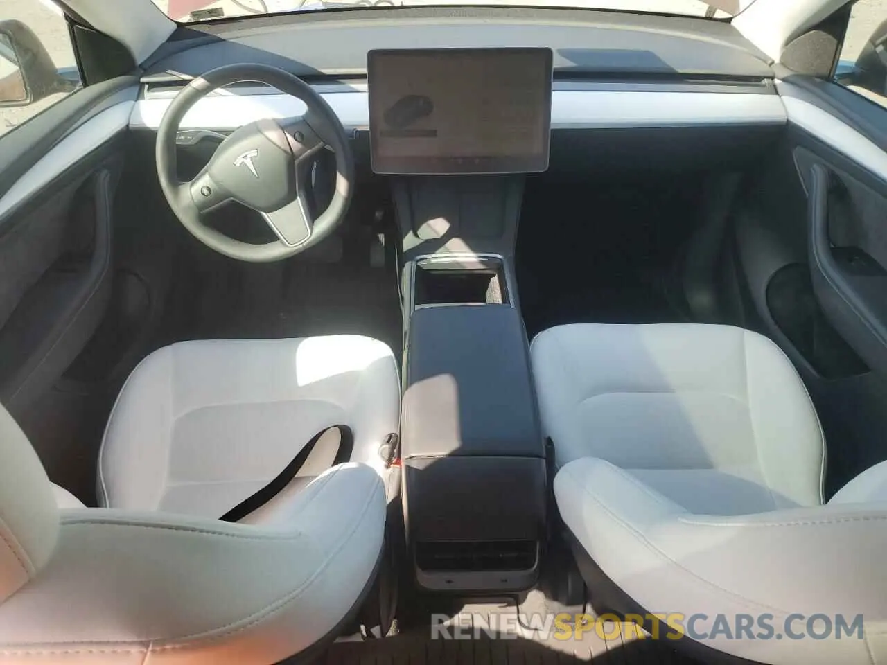 8 fotografías del automóvil dañado 7SAYGAEE5RF990914 TESLA MODEL Y 2024