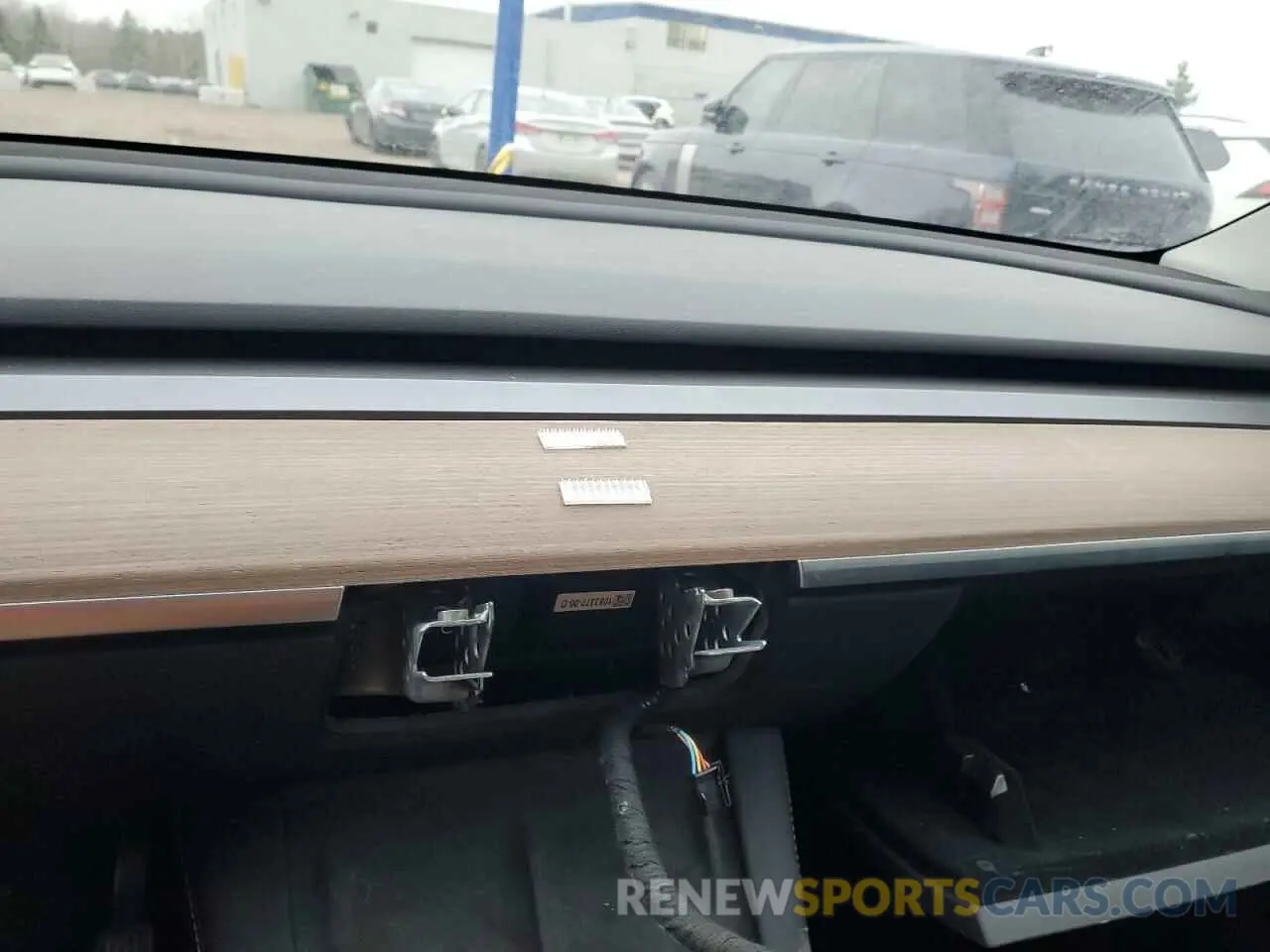 9 fotografías del automóvil dañado 7SAYGAEE6RF070354 TESLA MODEL Y 2024