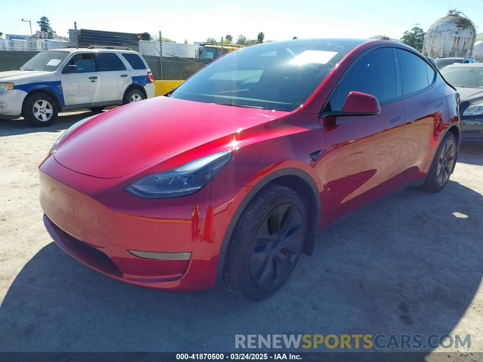 2 fotografías del automóvil dañado 7SAYGAEE6RF152066 TESLA MODEL Y 2024