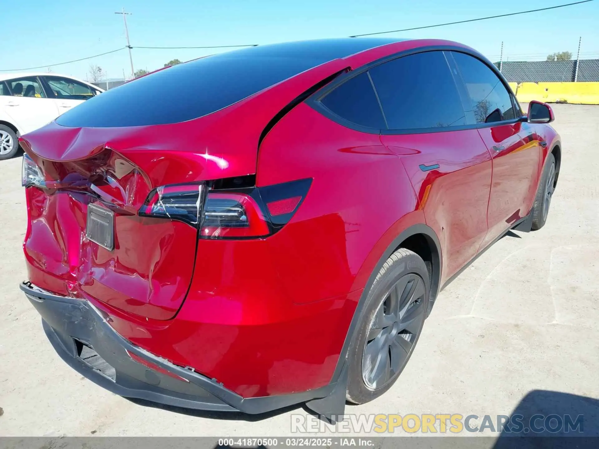 4 fotografías del automóvil dañado 7SAYGAEE6RF152066 TESLA MODEL Y 2024