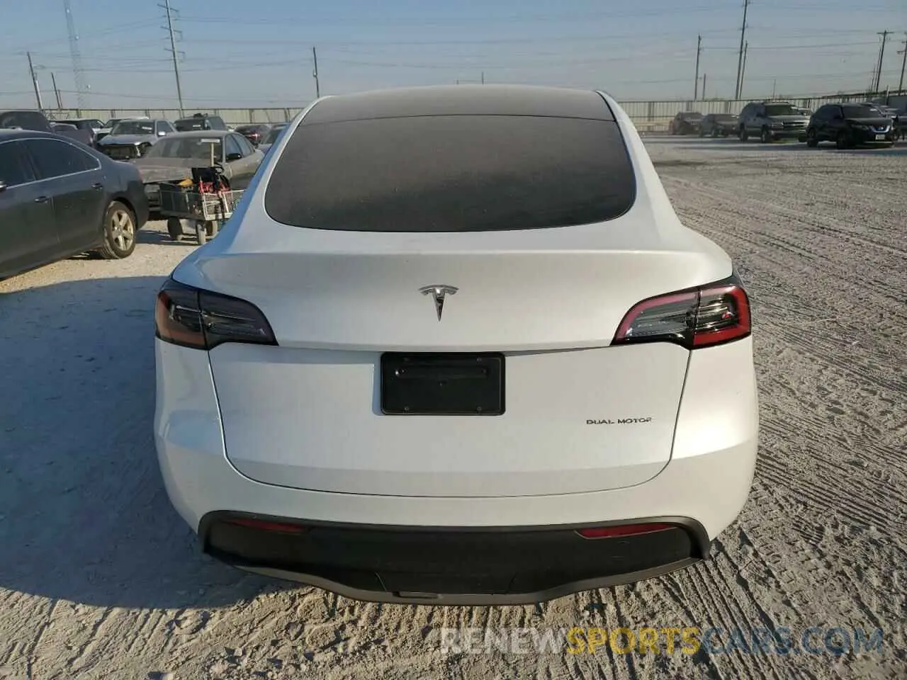 6 fotografías del automóvil dañado 7SAYGAEE6RF153248 TESLA MODEL Y 2024