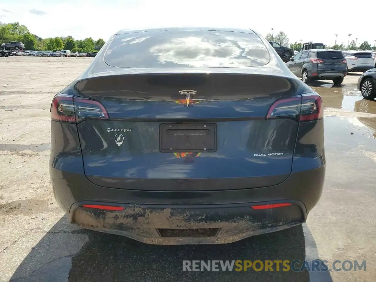6 fotografías del automóvil dañado 7SAYGAEE6RF160698 TESLA MODEL Y 2024