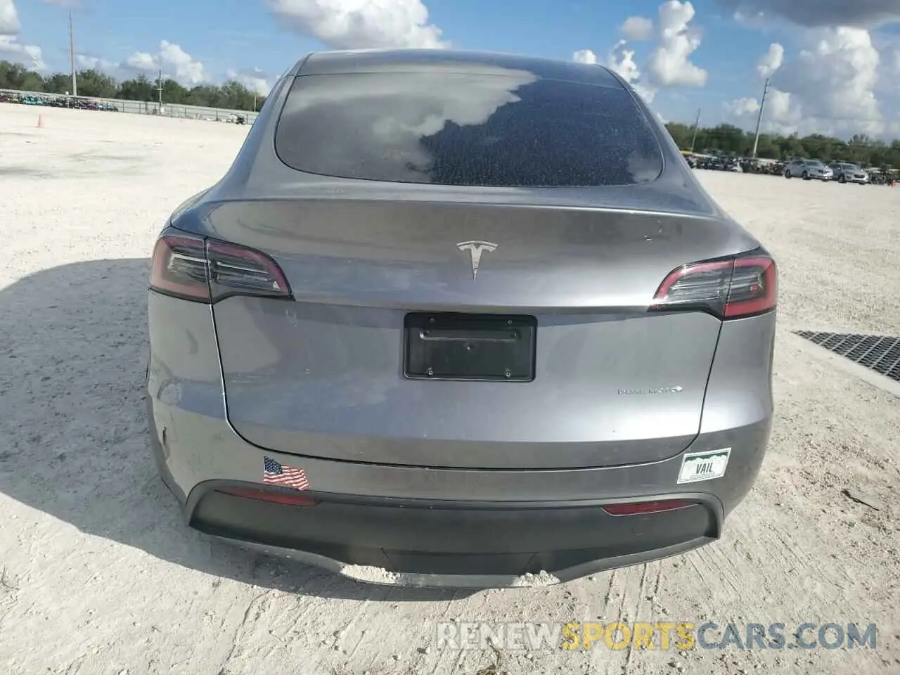 6 fotografías del automóvil dañado 7SAYGAEE6RF169627 TESLA MODEL Y 2024