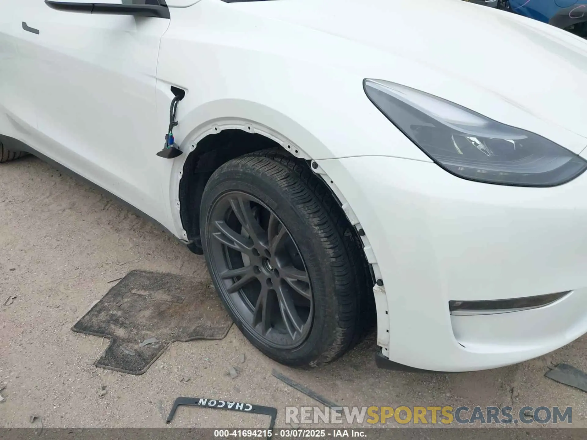 18 fotografías del automóvil dañado 7SAYGAEE6RF171037 TESLA MODEL Y 2024