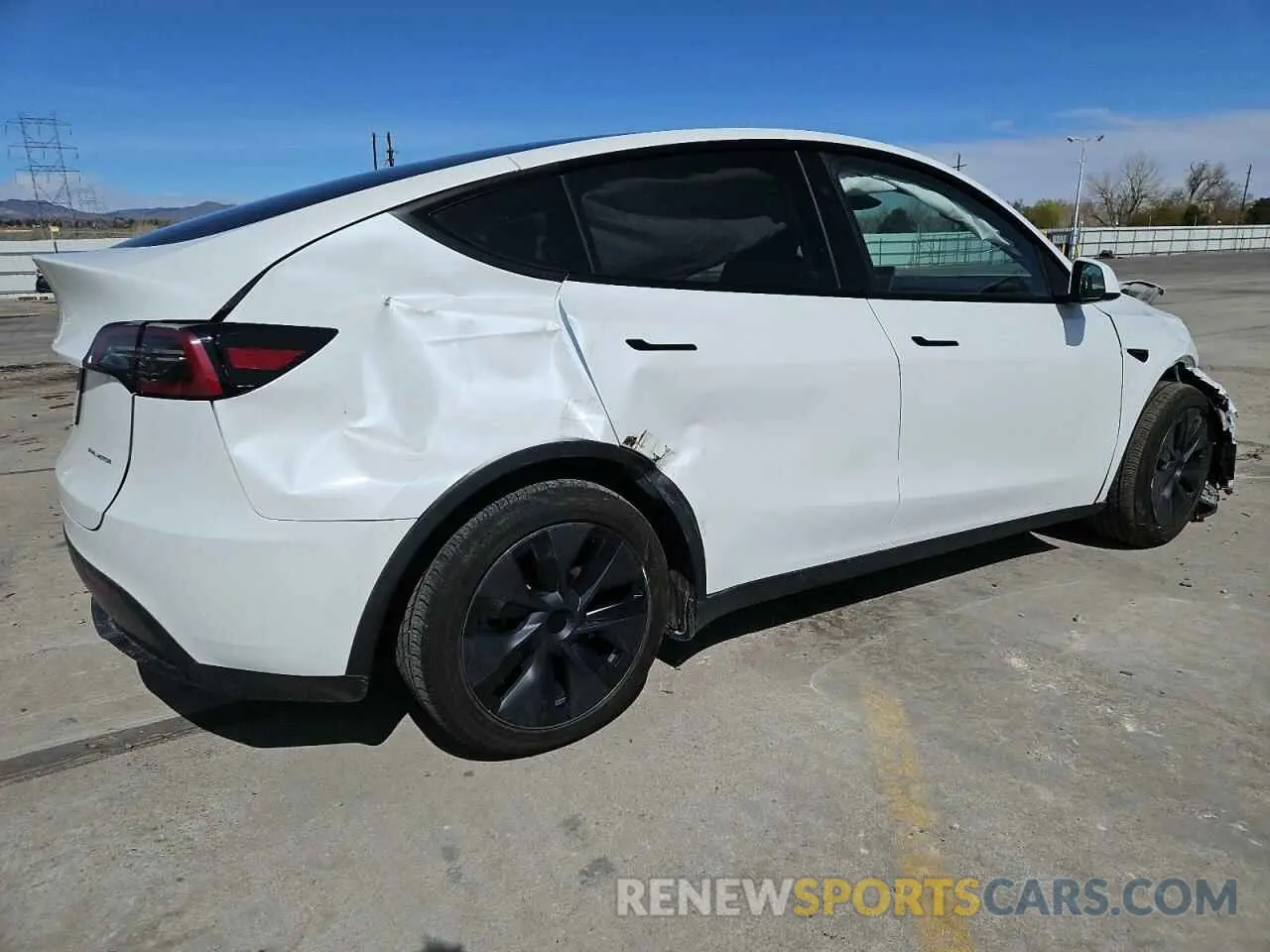 3 fotografías del automóvil dañado 7SAYGAEE7RF205700 TESLA MODEL Y 2024