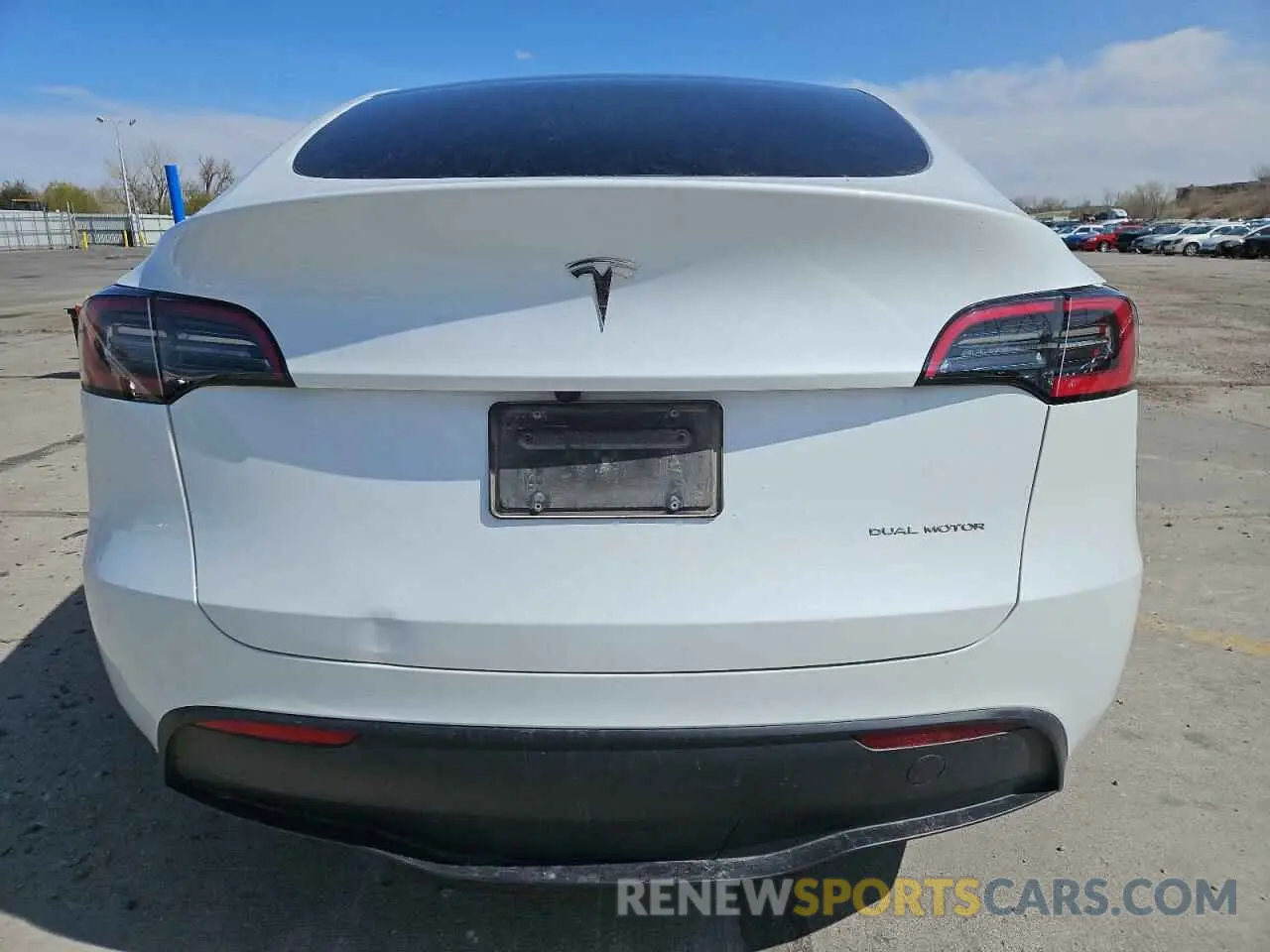 6 fotografías del automóvil dañado 7SAYGAEE7RF205700 TESLA MODEL Y 2024