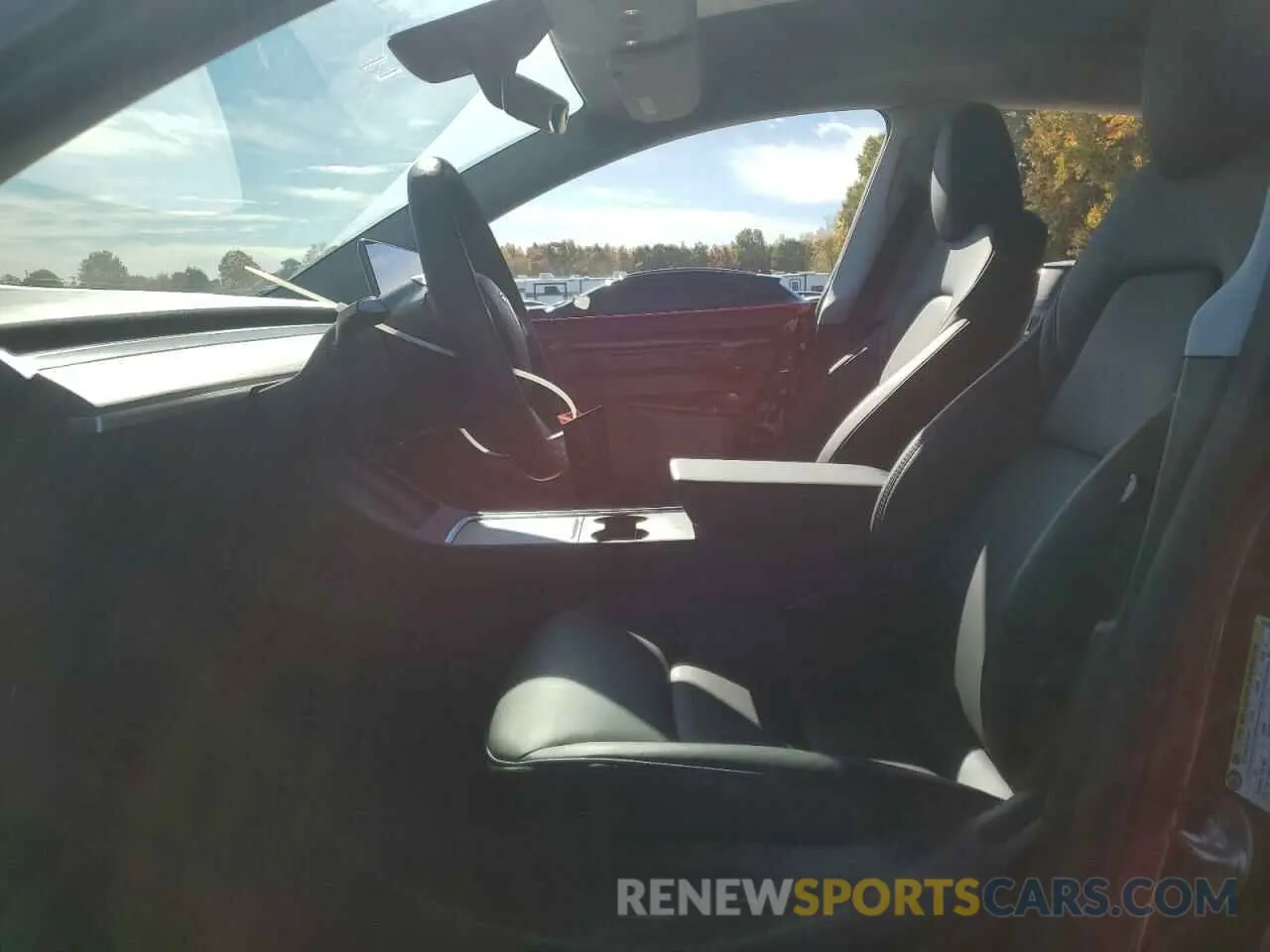 7 fotografías del automóvil dañado 7SAYGAEE8RF026436 TESLA MODEL Y 2024