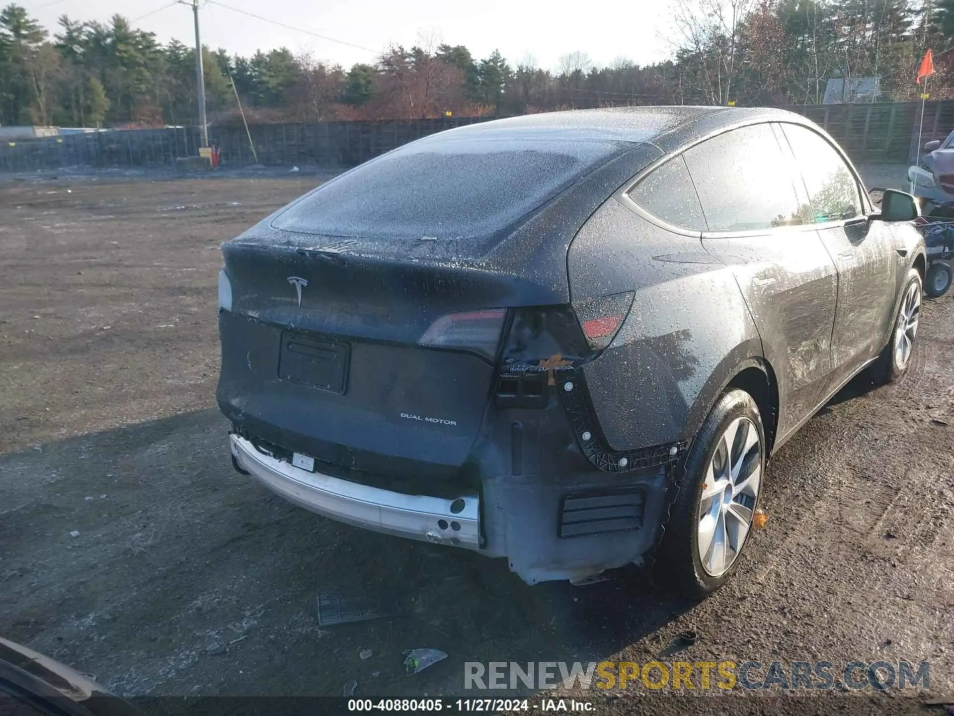 17 fotografías del automóvil dañado 7SAYGAEE8RF063471 TESLA MODEL Y 2024