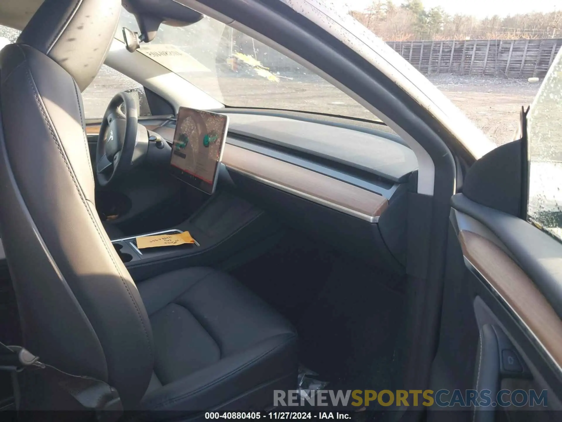 5 fotografías del automóvil dañado 7SAYGAEE8RF063471 TESLA MODEL Y 2024