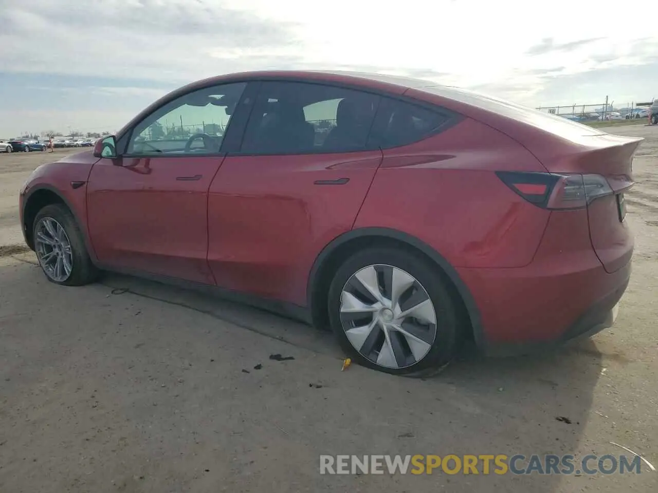 2 fotografías del automóvil dañado 7SAYGAEE8RF081789 TESLA MODEL Y 2024