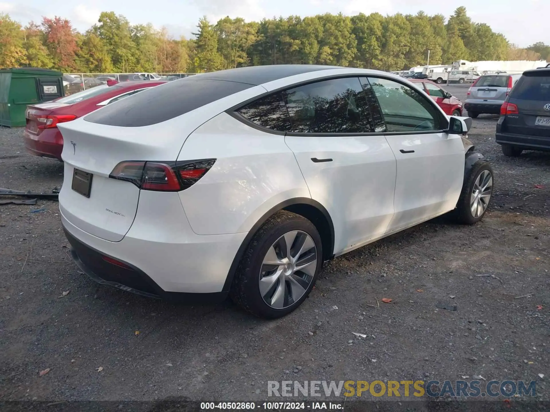 4 fotografías del automóvil dañado 7SAYGAEE8RF092274 TESLA MODEL Y 2024