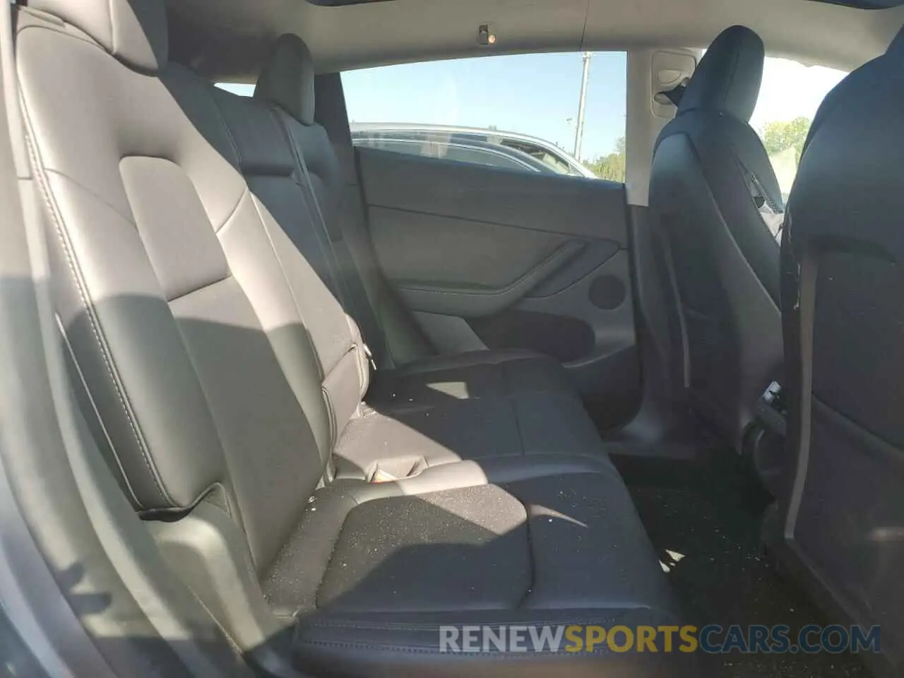 11 fotografías del automóvil dañado 7SAYGAEE9RF109602 TESLA MODEL Y 2024