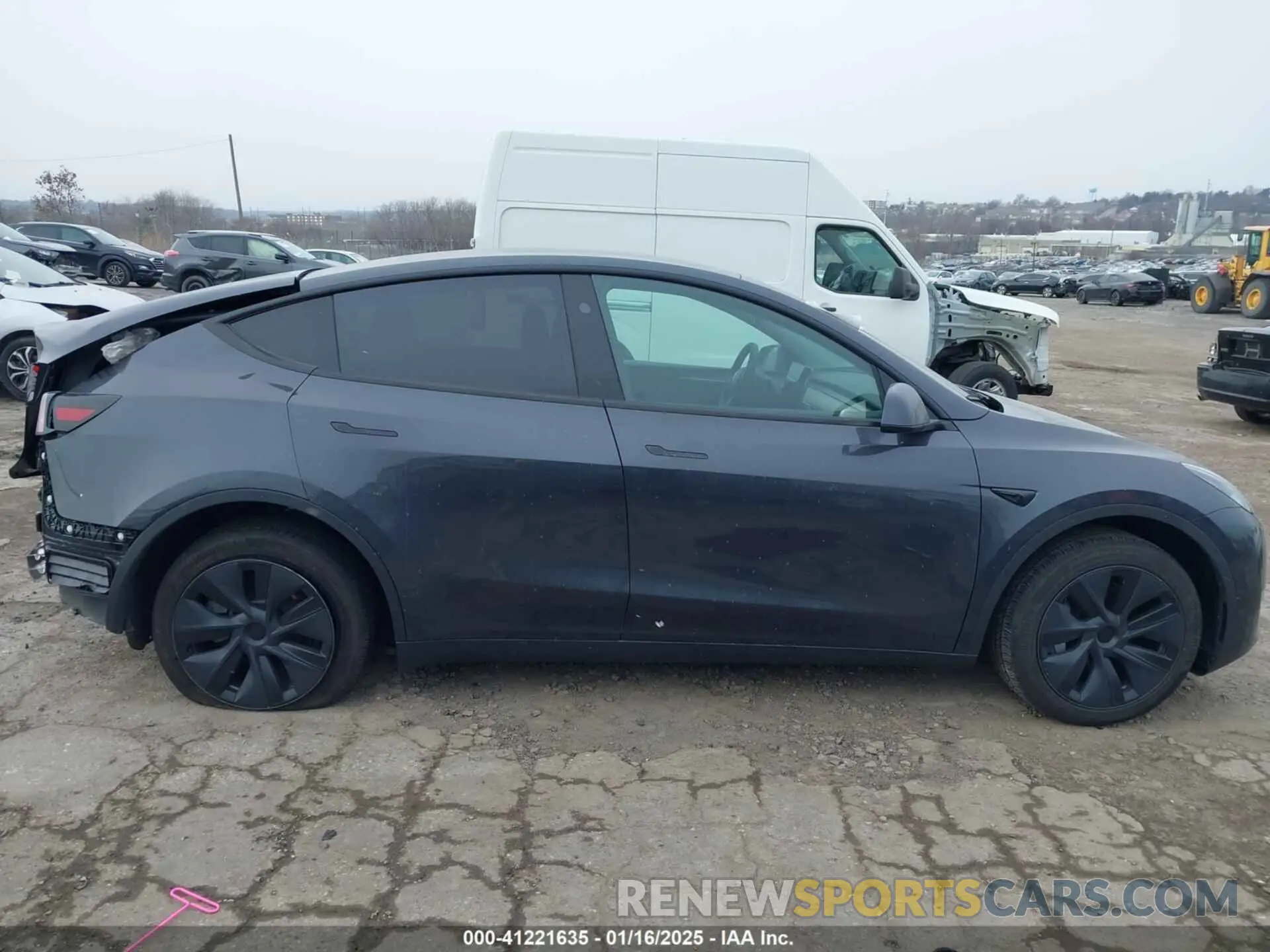 12 fotografías del automóvil dañado 7SAYGAEE9RF180802 TESLA MODEL Y 2024