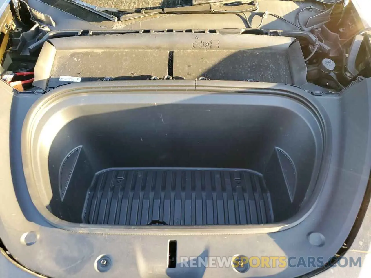 11 fotografías del automóvil dañado 7SAYGAEEXRF063469 TESLA MODEL Y 2024