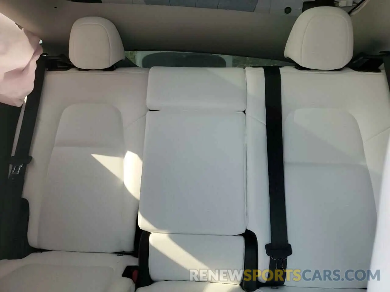 10 fotografías del automóvil dañado 7SAYGAEEXRF109995 TESLA MODEL Y 2024