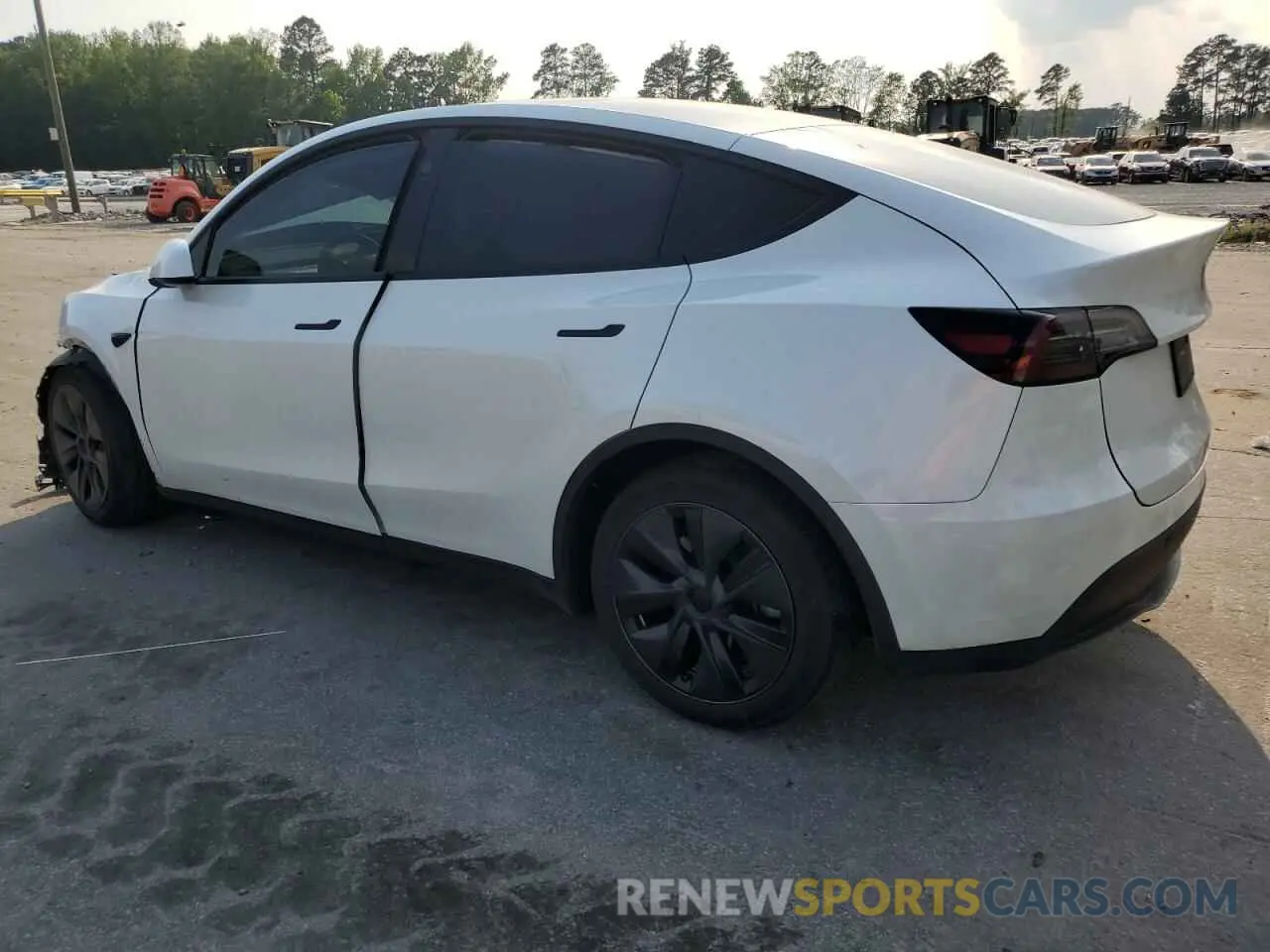 2 fotografías del automóvil dañado 7SAYGAEEXRF109995 TESLA MODEL Y 2024