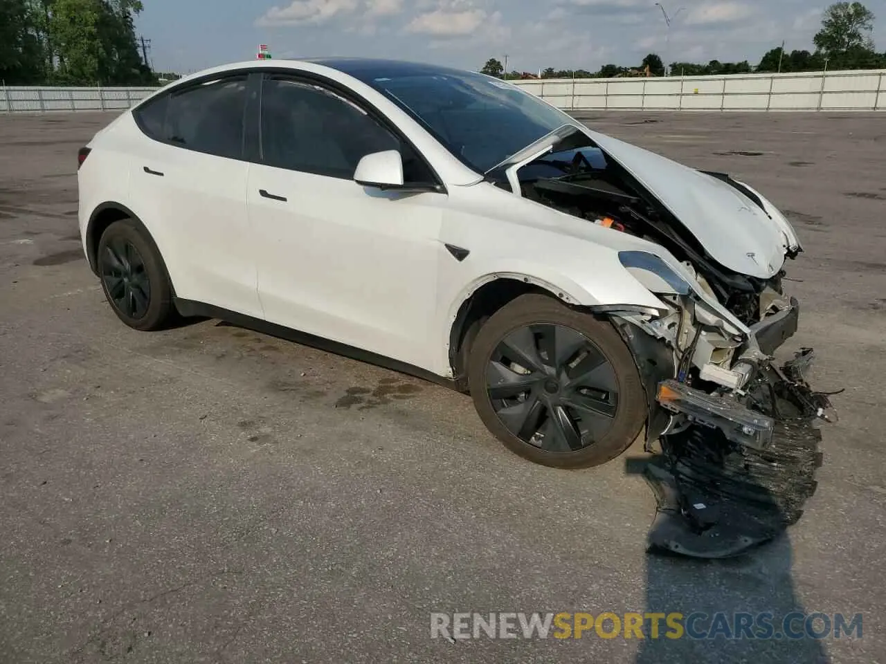 4 fotografías del automóvil dañado 7SAYGAEEXRF109995 TESLA MODEL Y 2024