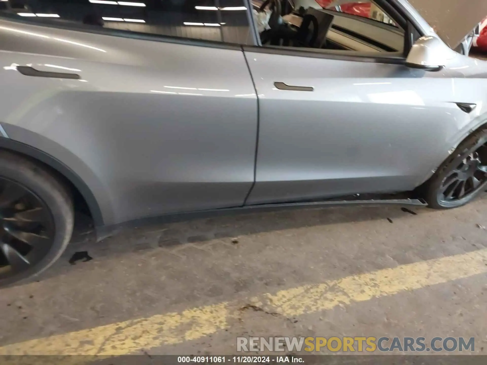 6 fotografías del automóvil dañado 7SAYGAEEXRF170814 TESLA MODEL Y 2024