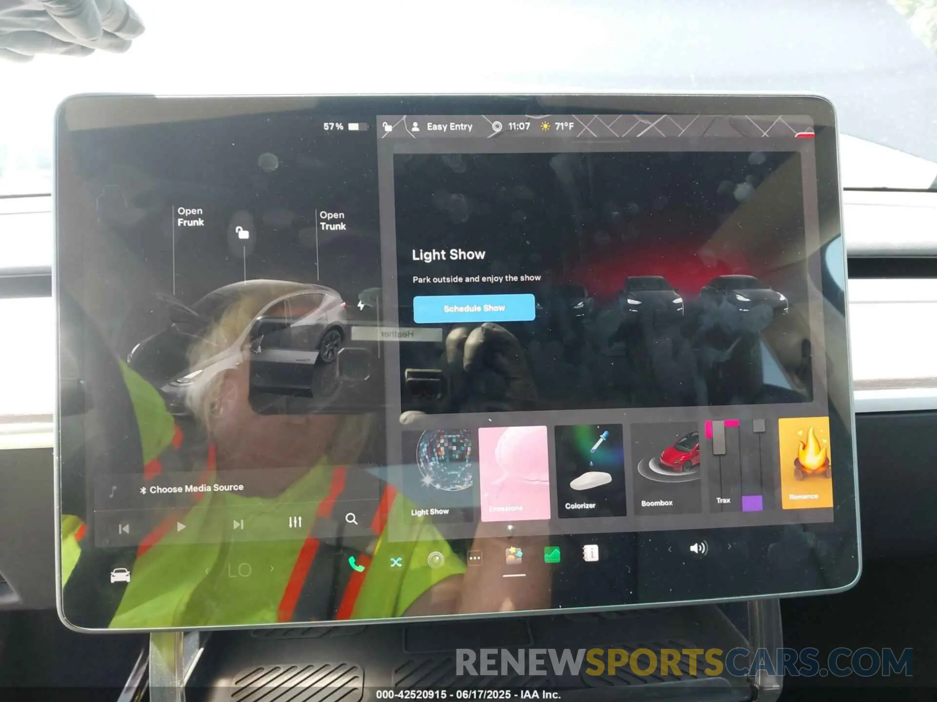 19 fotografías del automóvil dañado 7SAYGAEEXRF180212 TESLA MODEL Y 2024