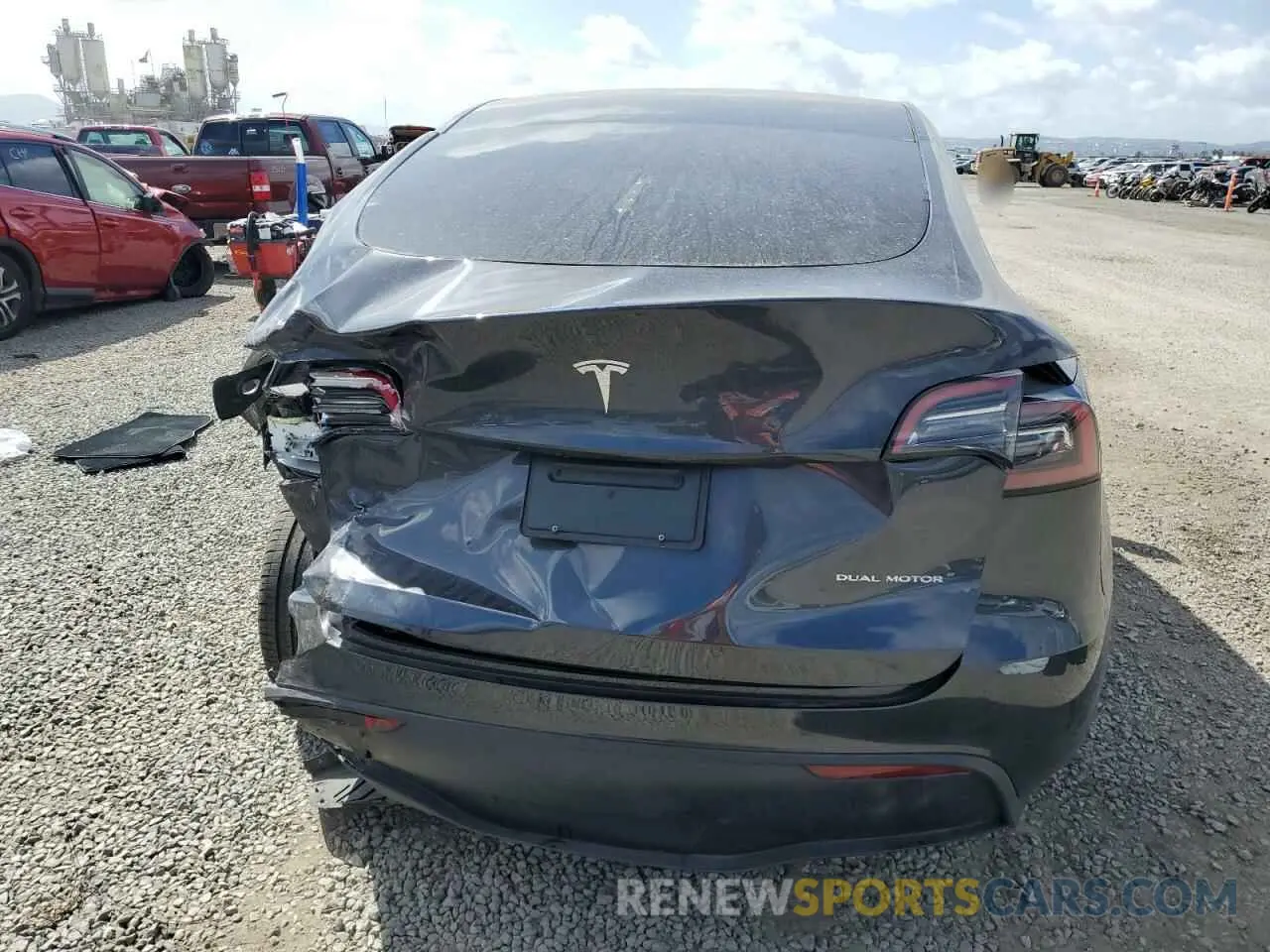 6 fotografías del automóvil dañado 7SAYGAEEXRF988799 TESLA MODEL Y 2024