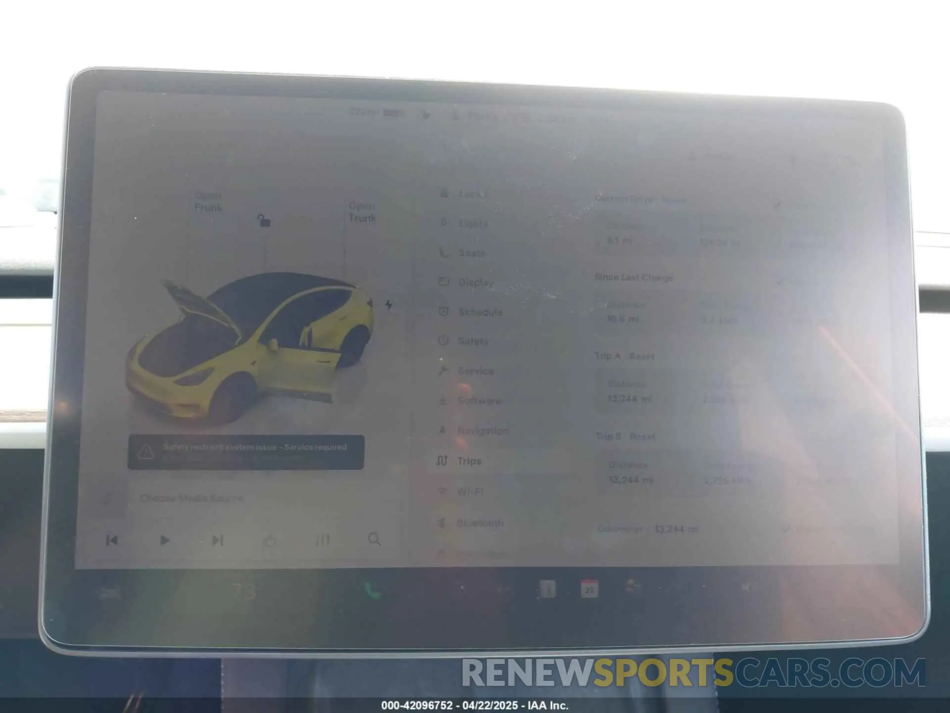 7 fotografías del automóvil dañado 7SAYGDED0RA327806 TESLA MODEL Y 2024
